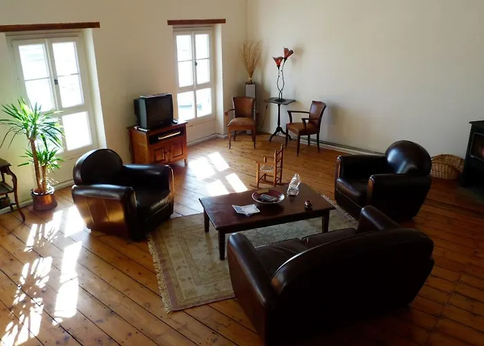 Chambres D'hotes La Rive Bed and Breakfast